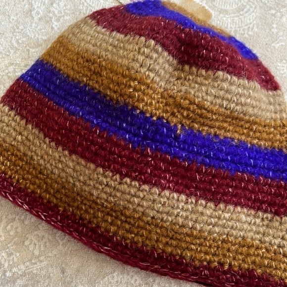Brand New KuSan Accessories Wool Knit Beanie Hat Striped w/ Flower Handmade - Picture 7 of 13